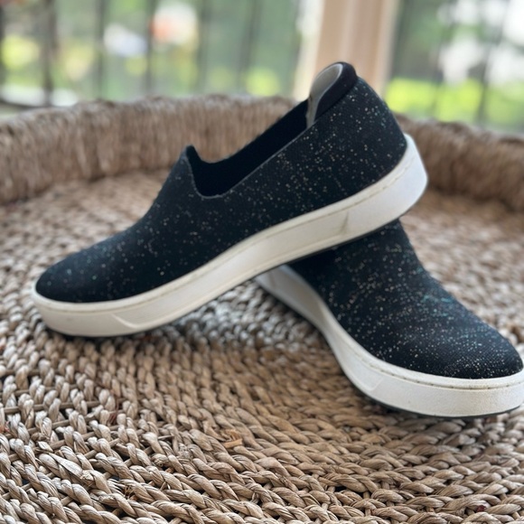 NurseMates Align Slip-On Sneakers - Picture 2 of 6